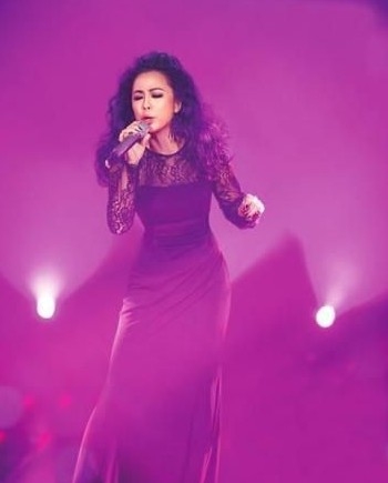 黃綺珊獻(xiàn)唱