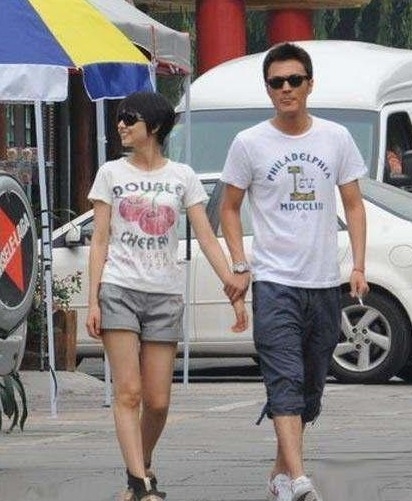 于小偉與高圓圓曾經的出街照(資料圖)